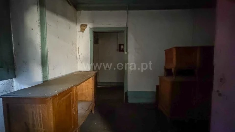 Moradia T1 para Venda em Santa Marinha do Zezere