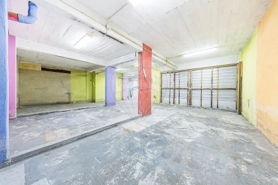 Garagem para Venda em Queluz e Belas