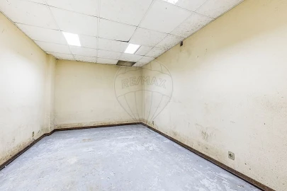 Garagem para Venda em Queluz e Belas