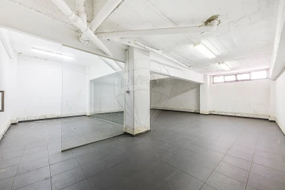 Garagem para Venda em Queluz e Belas