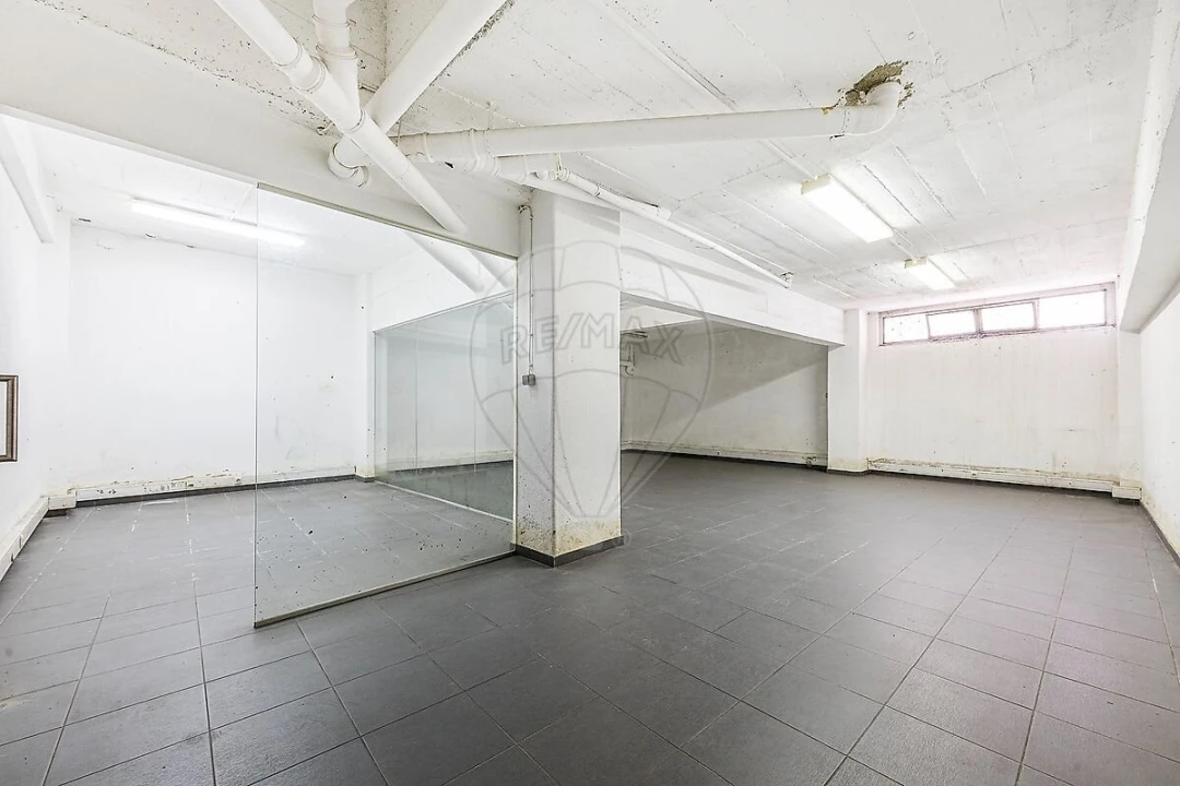 Garagem para Venda em Queluz e Belas Foto 2