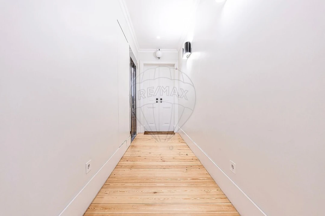 Apartamento T2 para Venda em Avenidas Novas Foto 2