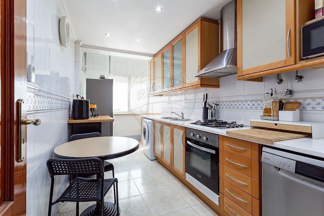 Apartamento T3 para Venda em Almada, Cova da Piedade, Pragal e Cacilhas Foto 23