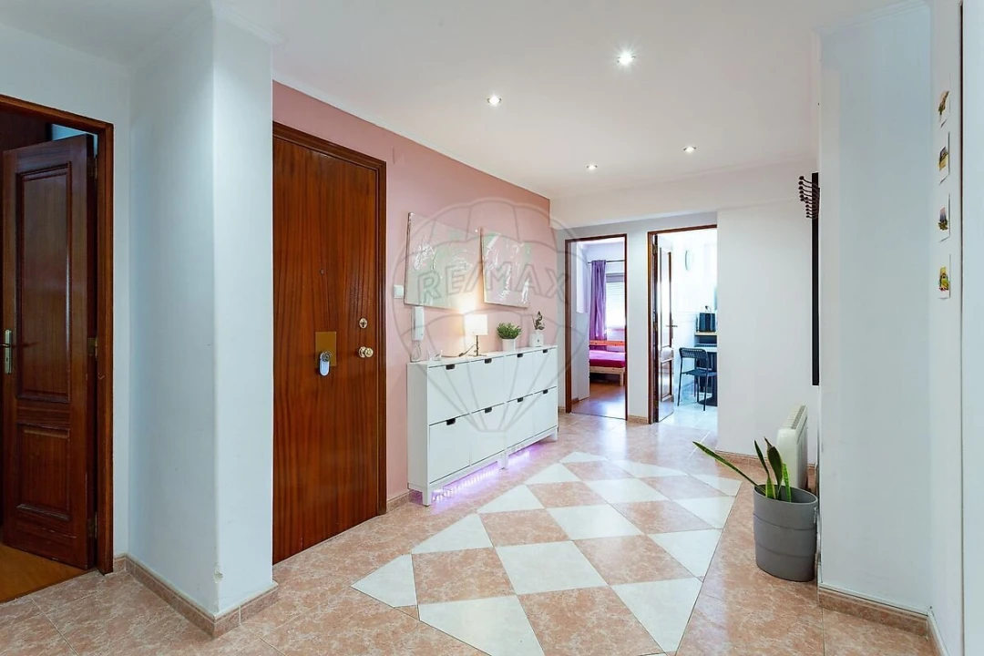 Apartamento T3 para Venda em Almada, Cova da Piedade, Pragal e Cacilhas Foto 40