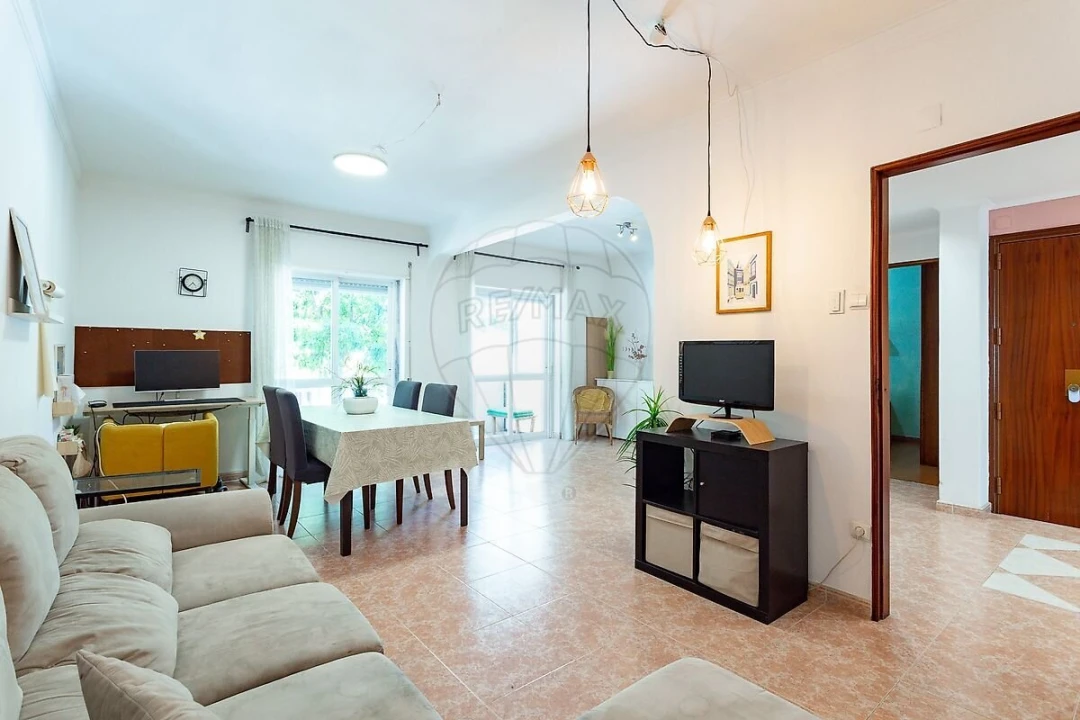 Apartamento T3 para Venda em Almada, Cova da Piedade, Pragal e Cacilhas Foto 1