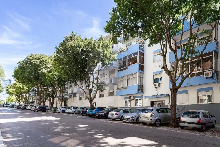 Apartamento T3 para Venda em Almada, Cova da Piedade, Pragal e Cacilhas Foto 43