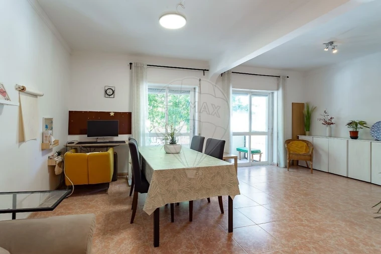 Apartamento T3 para Venda em Almada, Cova da Piedade, Pragal e Cacilhas Foto 3