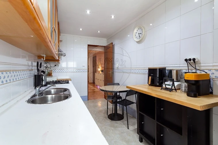 Apartamento T3 para Venda em Almada, Cova da Piedade, Pragal e Cacilhas Foto 26