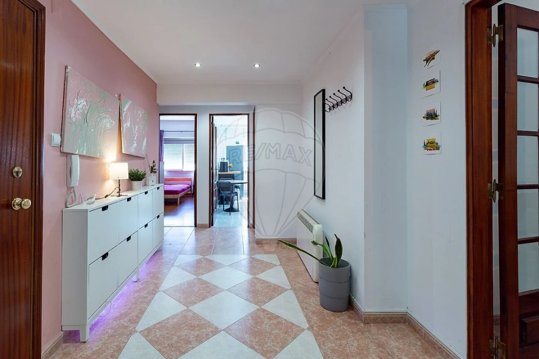 Apartamento T3 para Venda em Almada, Cova da Piedade, Pragal e Cacilhas Foto 16