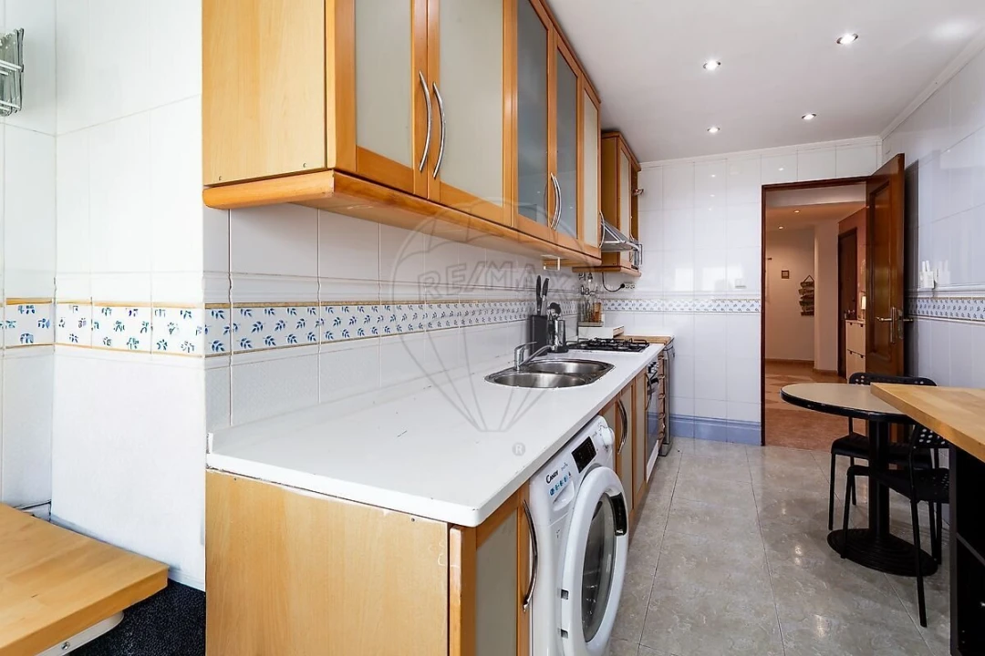 Apartamento T3 para Venda em Almada, Cova da Piedade, Pragal e Cacilhas Foto 25