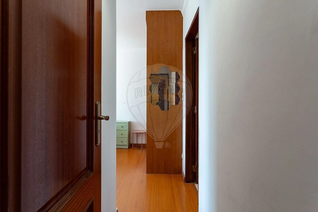 Apartamento T3 para Venda em Almada, Cova da Piedade, Pragal e Cacilhas Foto 28
