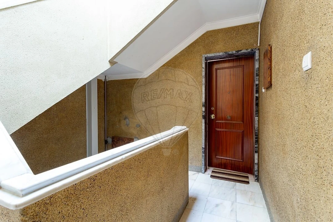 Apartamento T3 para Venda em Almada, Cova da Piedade, Pragal e Cacilhas Foto 41