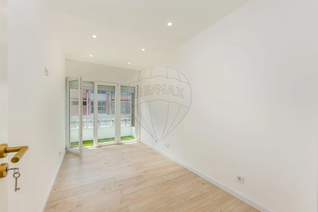 Apartamento T3 para Venda em Rio de Mouro Foto 12