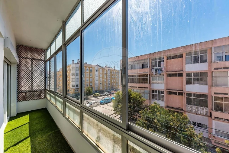 Apartamento T3 para Venda em Rio de Mouro Foto 11