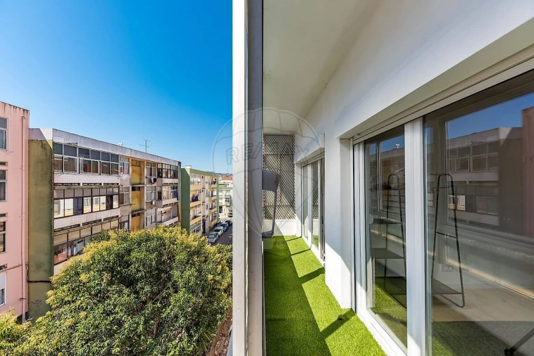 Apartamento T3 para Venda em Rio de Mouro Foto 10