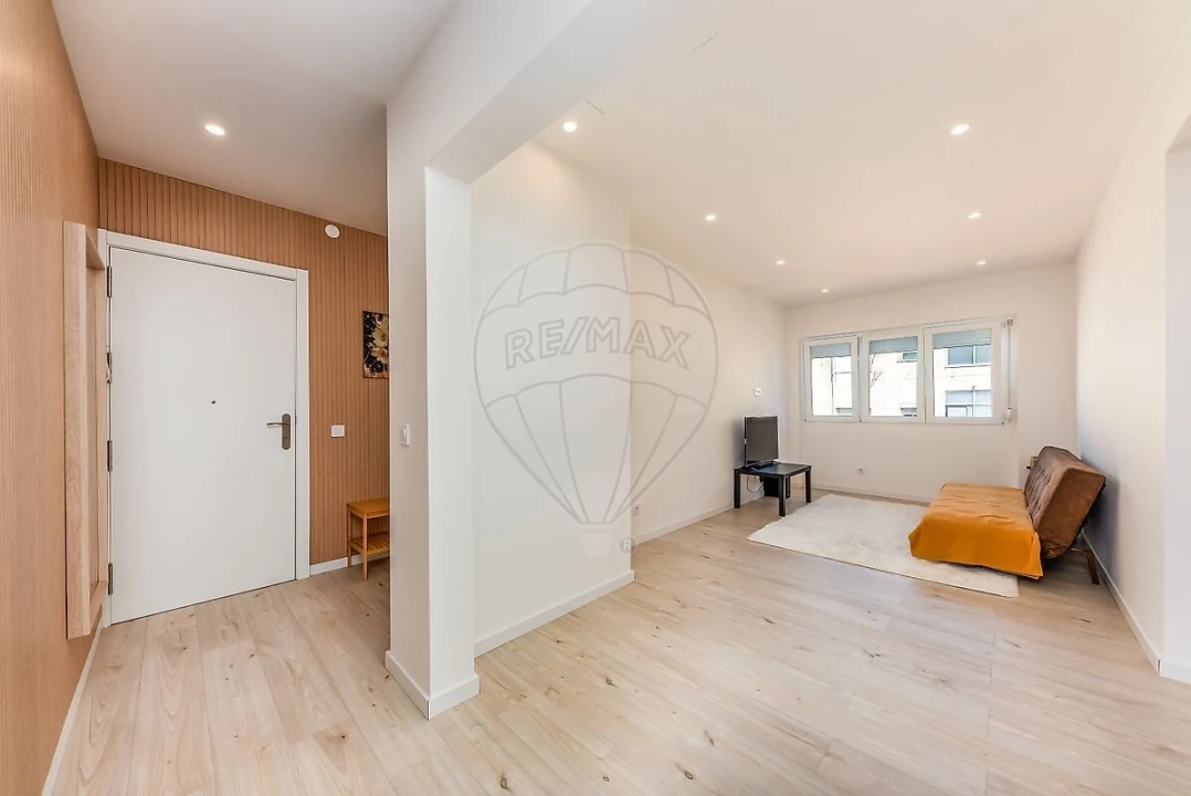 Apartamento T3 para Venda em Rio de Mouro Foto 3