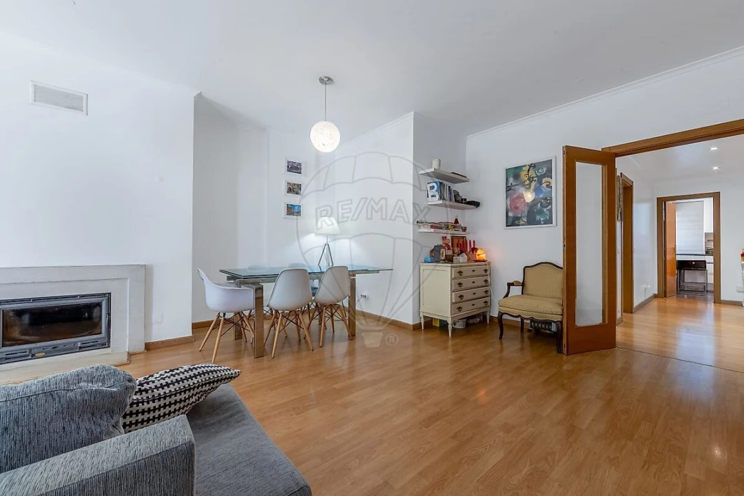 Apartamento T3 para Venda em Parque das Nações Foto 1