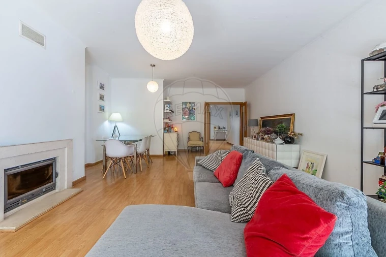 Apartamento T3 para Venda em Parque das Nações Foto 3