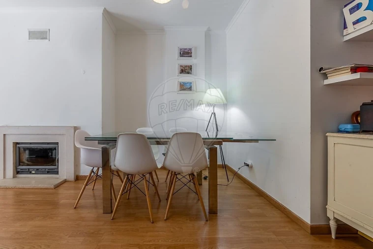 Apartamento T3 para Venda em Parque das Nações Foto 2