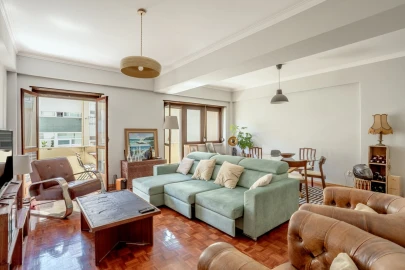 Apartamento T2 para Venda em Oeiras e São Julião da Barra, Paço de Arcos e Caxias