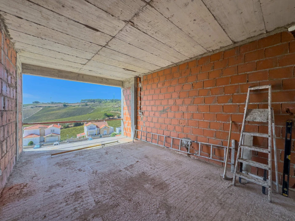 Moradia T5 para Venda em Encarnação Foto 41