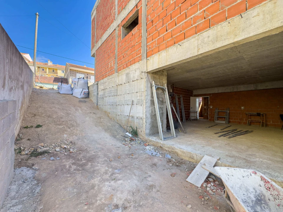 Moradia T5 para Venda em Encarnação Foto 48