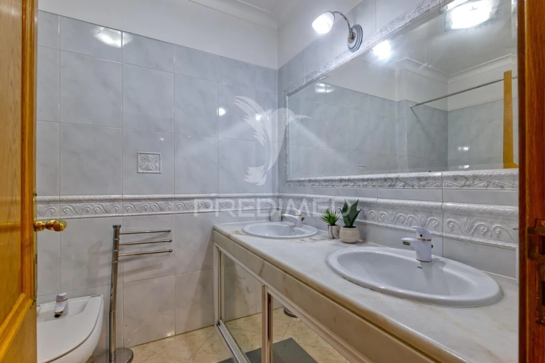 Apartamento T2 para Venda em Almada, Cova da Piedade, Pragal e Cacilhas Foto 16