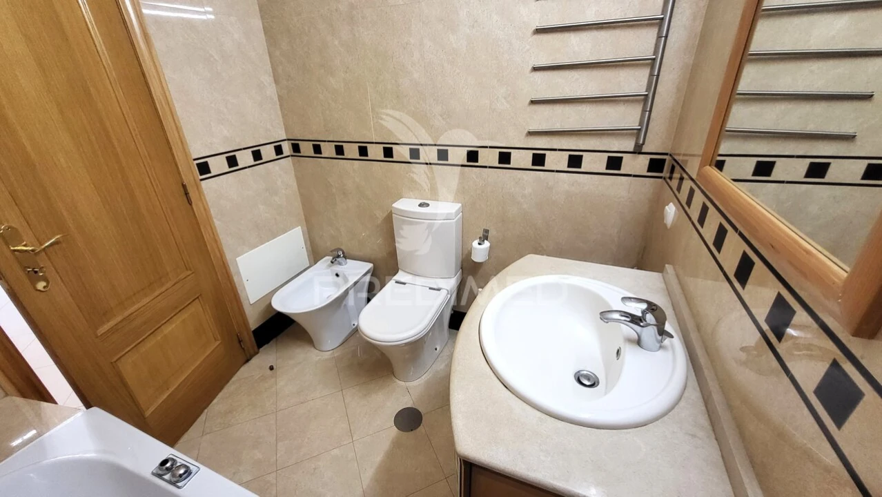 Apartamento T1 para Venda em Portimão Foto 17