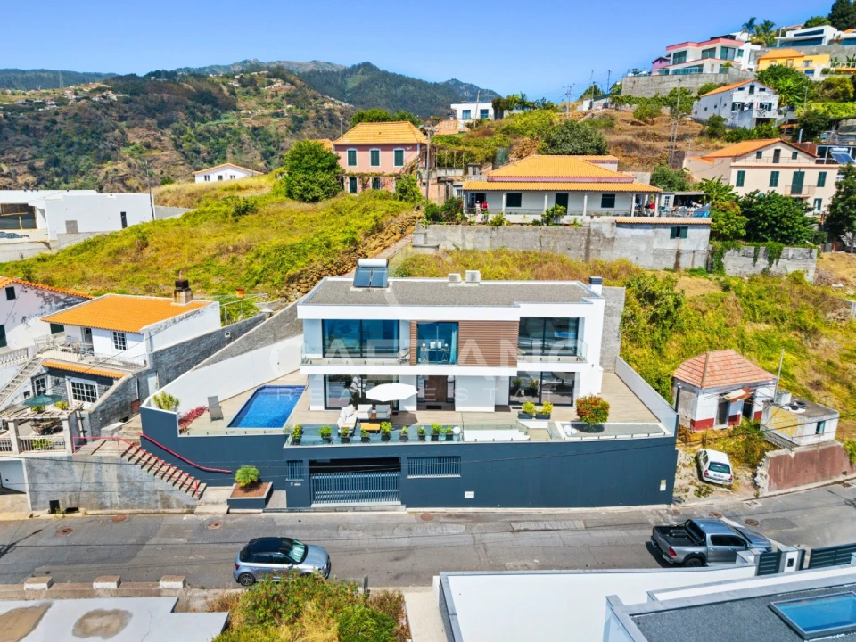Moradia T3 para Venda em Ribeira Brava Foto 5