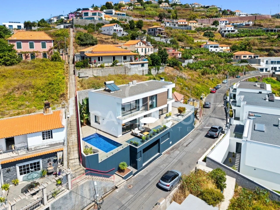Moradia T3 para Venda em Ribeira Brava Foto 7