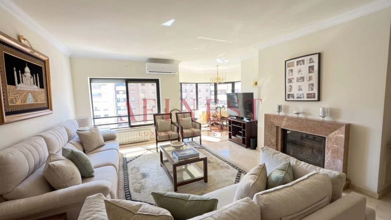 Apartamento T4 para Arrendamento em São Domingos de Benfica Foto 1