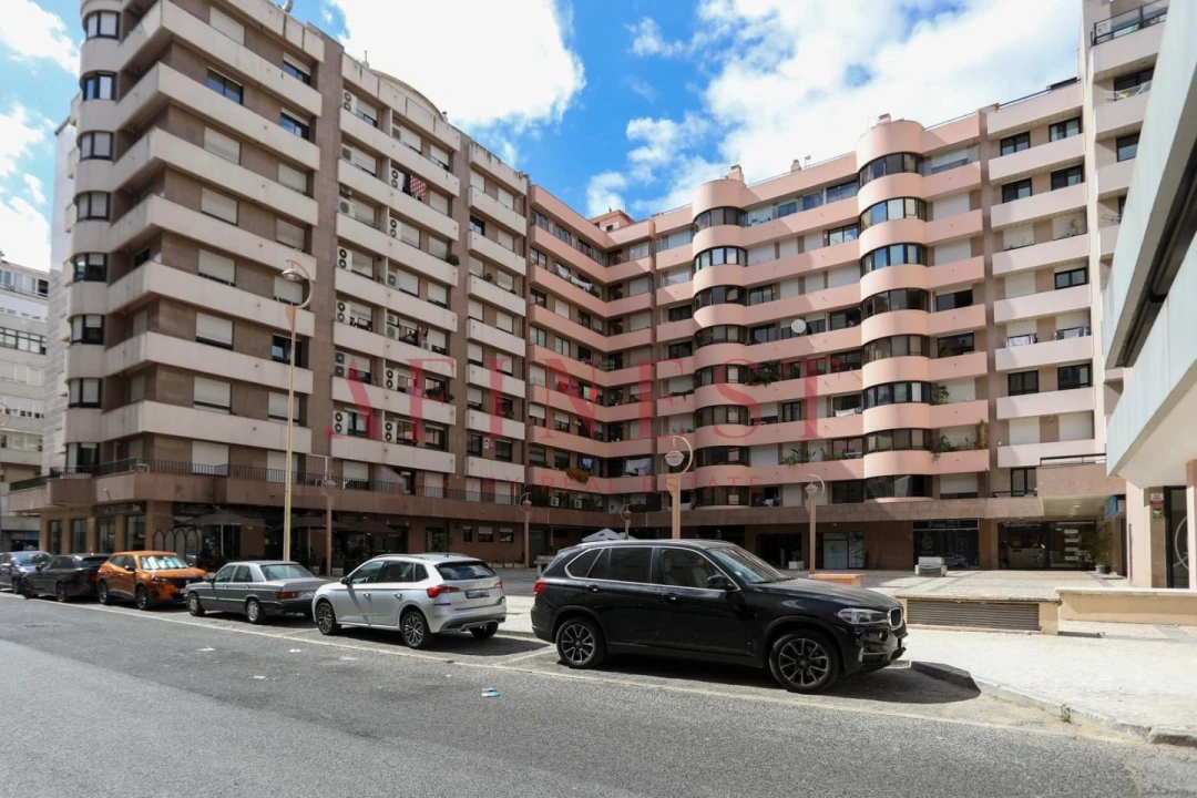 Apartamento T4 para Arrendamento em São Domingos de Benfica Foto 44