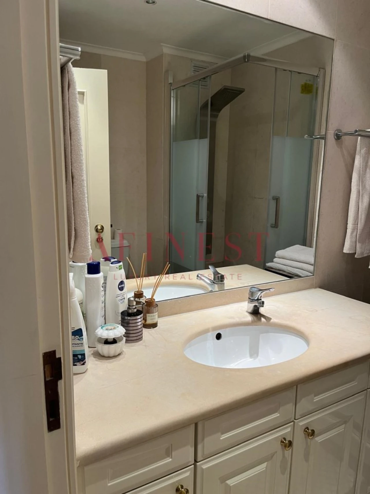 Apartamento T4 para Arrendamento em São Domingos de Benfica Foto 39