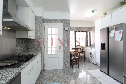 Apartamento T4 para Arrendamento em São Domingos de Benfica