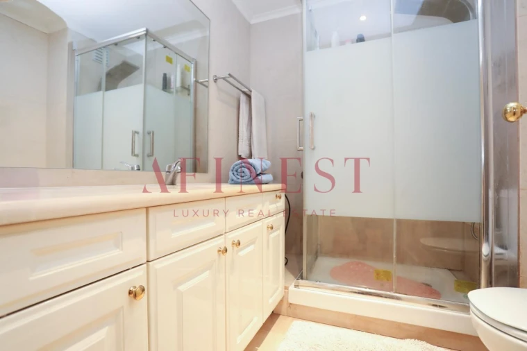 Apartamento T4 para Arrendamento em São Domingos de Benfica Foto 10