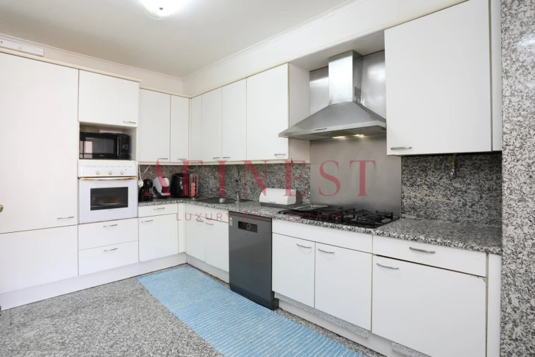 Apartamento T4 para Arrendamento em São Domingos de Benfica Foto 5