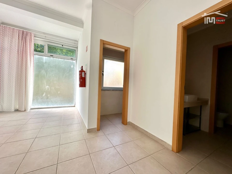 Loja para Arrendamento em Alhos Vedros Foto 21