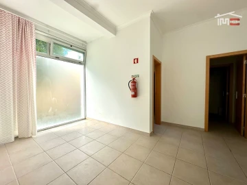 Loja para Arrendamento em Alhos Vedros