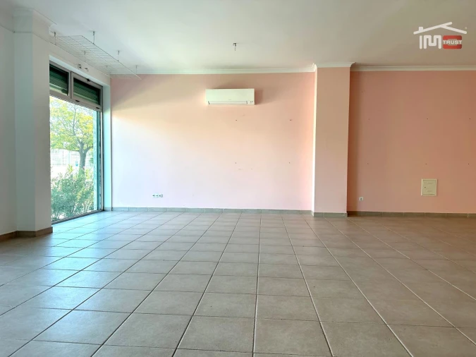 Loja para Arrendamento em Alhos Vedros Foto 5