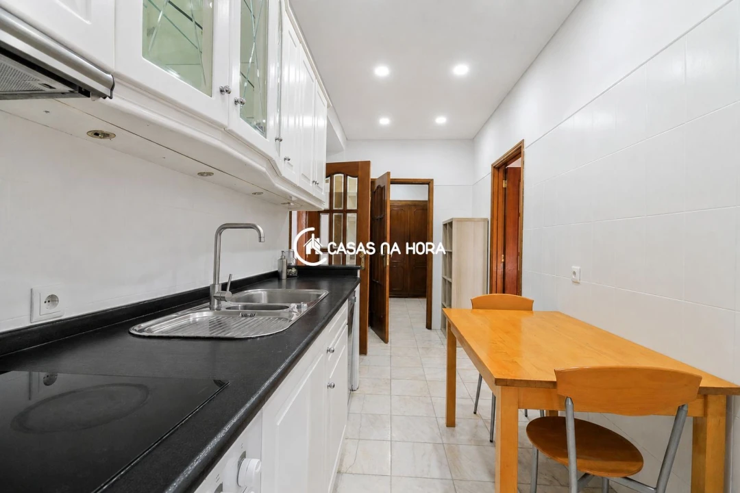 Apartamento T4 para Arrendamento em Bonfim Foto 8
