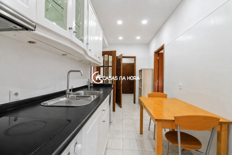 Apartamento T4 para Arrendamento em Bonfim Foto 8