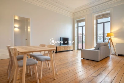 Apartamento T2 para Arrendamento em Cedofeita, Santo Ildefonso, Sé, Miragaia, São Nicolau e Vitória