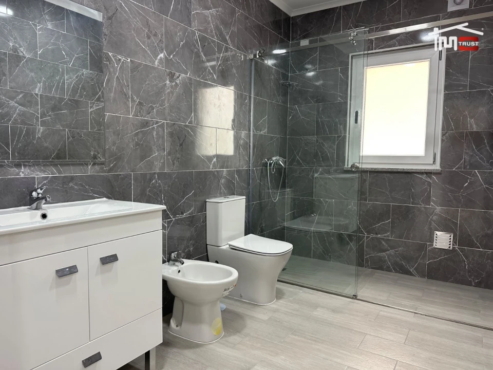 Moradia T4 para Venda em Atalaia e Alto Estanqueiro-Jardia Foto 29
