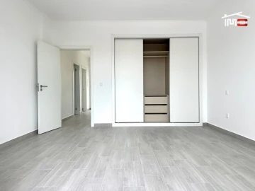 Moradia T4 para Venda em Atalaia e Alto Estanqueiro-Jardia