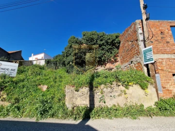 Moradia T3 para Venda em Santa Maria, São Pedro e Matacães