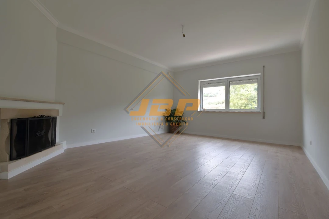 Apartamento T5 para Venda em Alcobaça e Vestiaria Foto 14