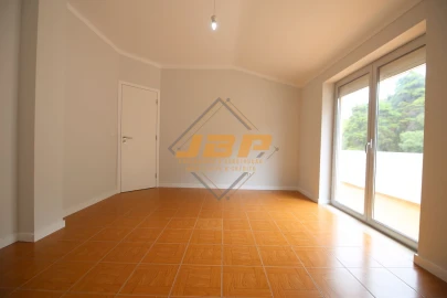 Apartamento T5 para Venda em Alcobaça e Vestiaria