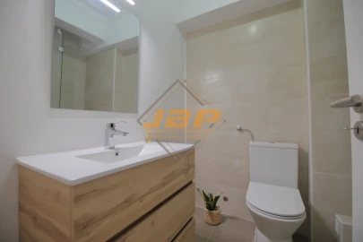 Apartamento T5 para Venda em Alcobaça e Vestiaria
