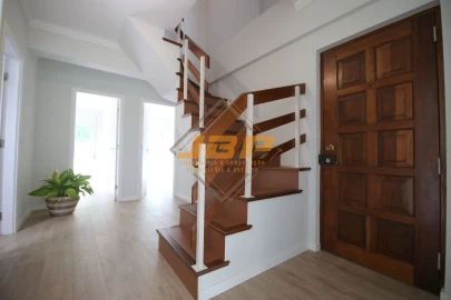 Apartamento T5 para Venda em Alcobaça e Vestiaria