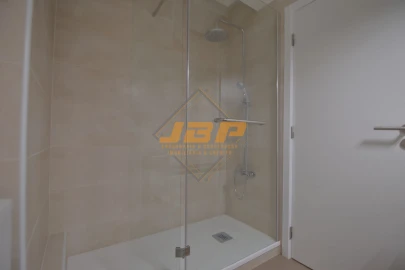 Apartamento T5 para Venda em Alcobaça e Vestiaria